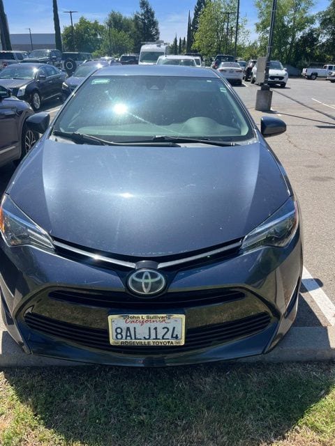 2017 Toyota Corolla L photo 2
