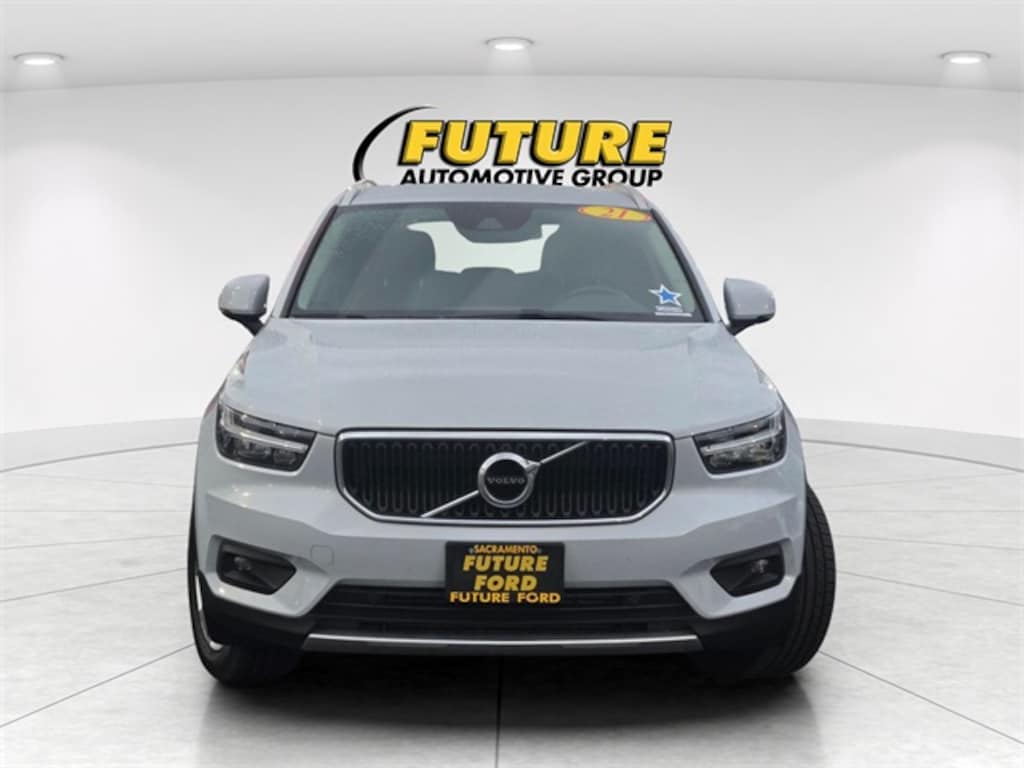 Certified 2021 Volvo XC40 Momentum SUV