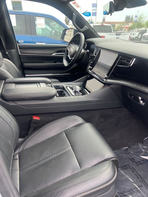 2024 Jeep Grand Wagoneer L Series II photo 6