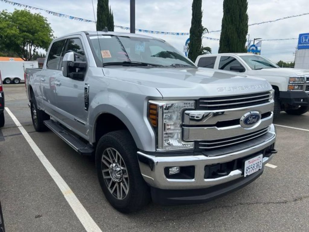 Used 2019 Ford F-250SD Lariat Truck