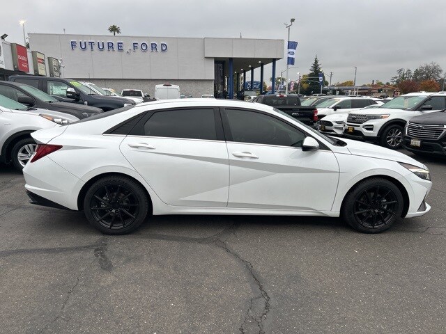 2021 Hyundai Elantra Limited photo 4