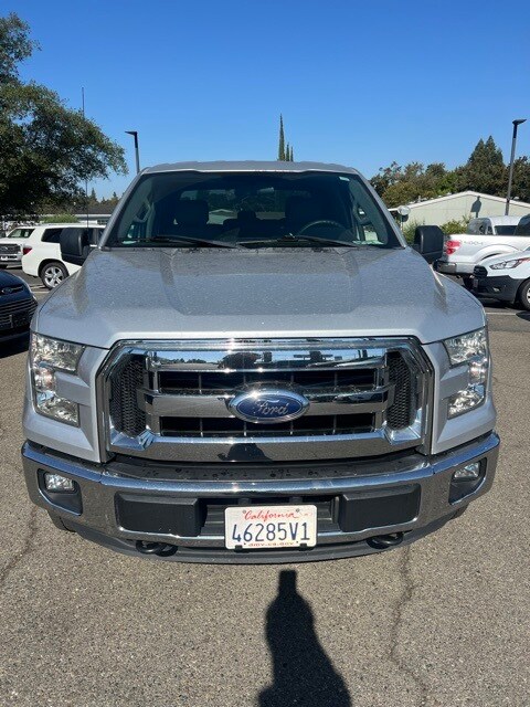 2015 Ford F-150 XLT photo 2
