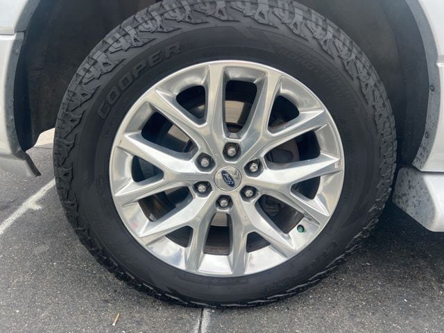 2017 Ford Expedition Limited photo 3