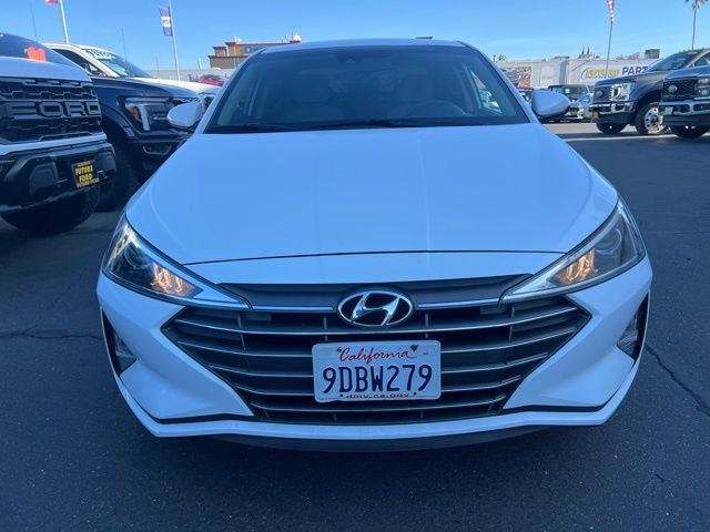 2020 Hyundai Elantra SEL photo 2
