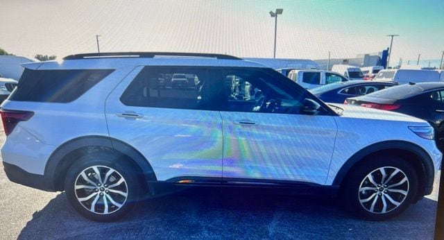 2020 Ford Explorer ST photo 3