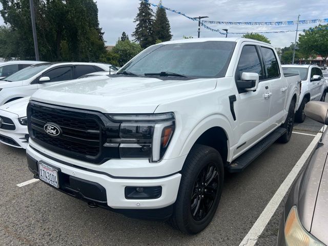 2025 Ford F-150 Lariat photo 2