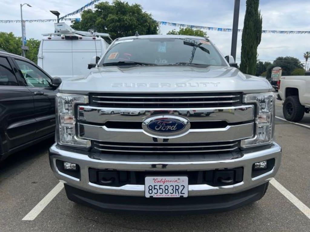 Used 2019 Ford F-250SD Lariat Truck