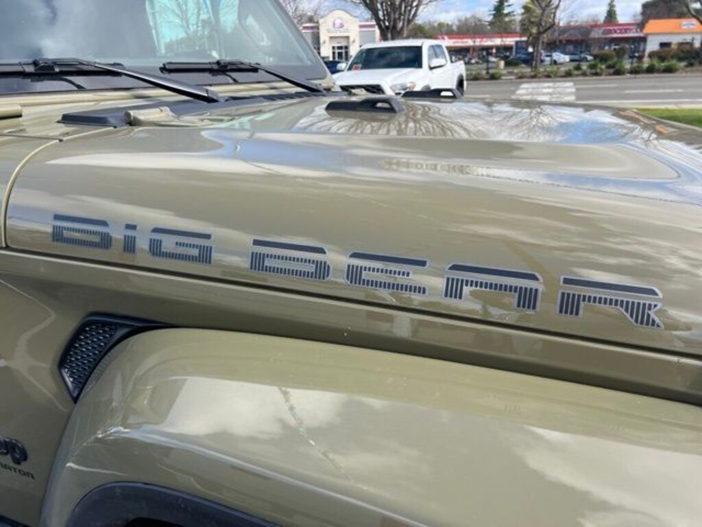 Used 2025 Jeep Gladiator Sport Truck