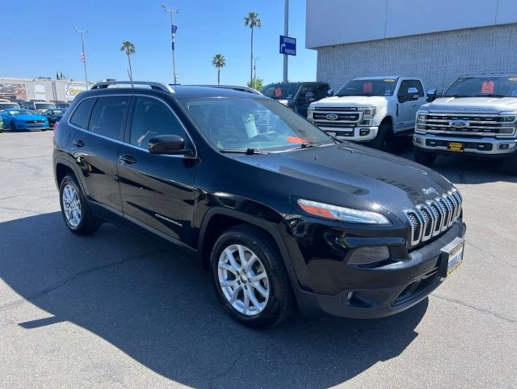 Certified 2018 Jeep Cherokee Latitude SUV
