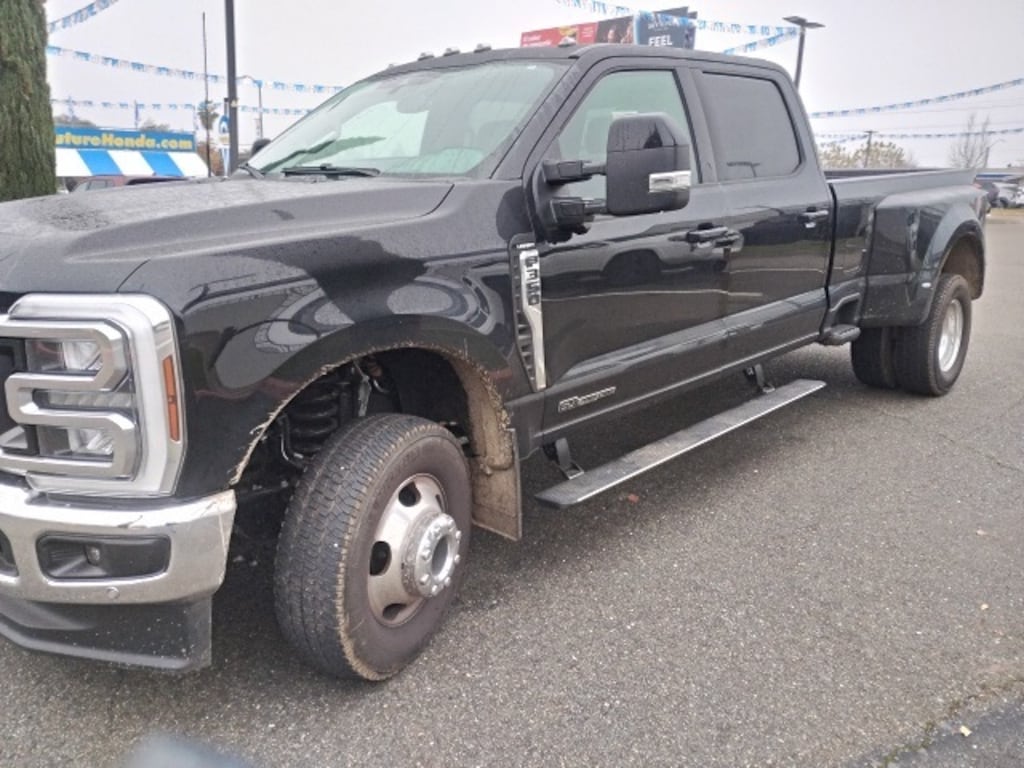 Used 2025 Ford F-350SD Lariat Truck