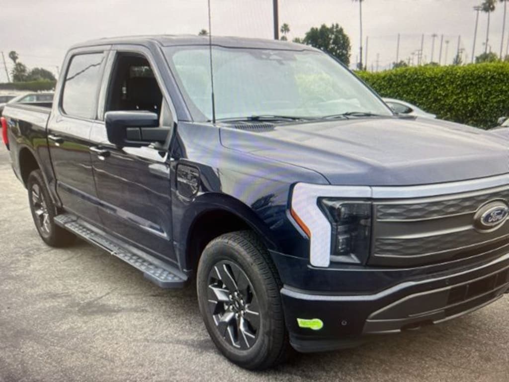 Used 2023 Ford F-150 Lightning Lariat Truck