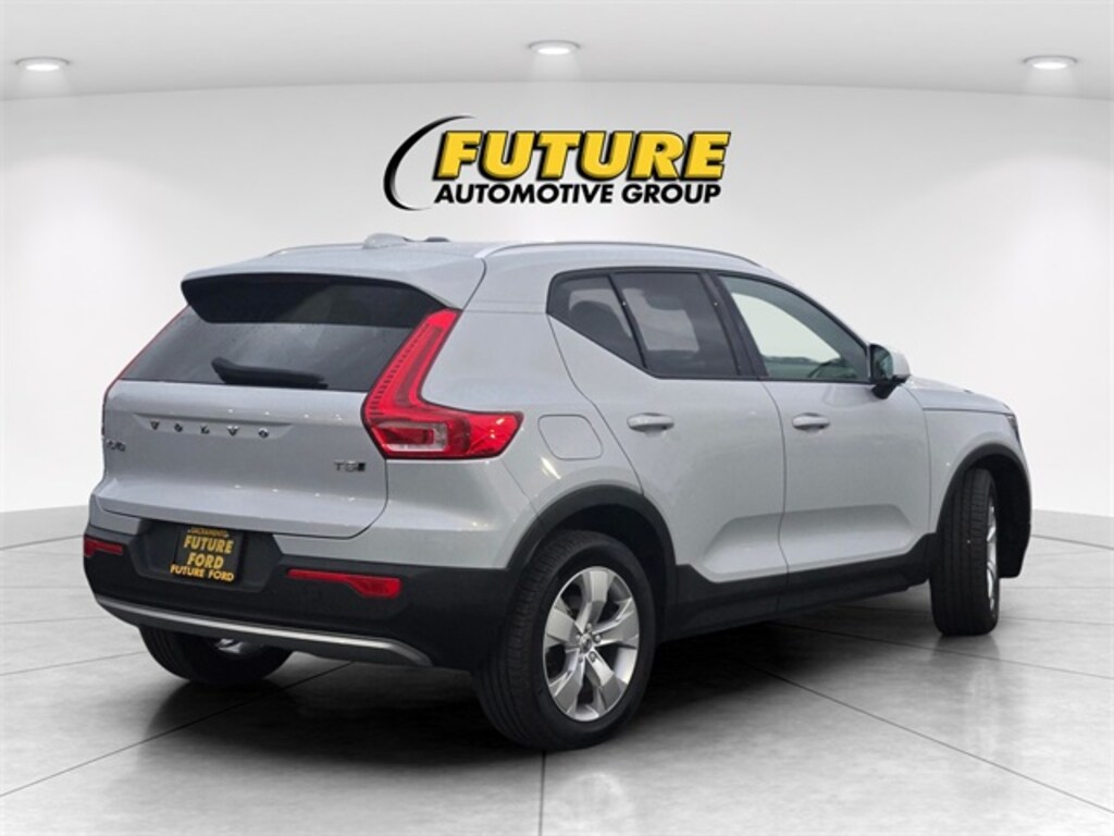 Certified 2021 Volvo XC40 Momentum SUV