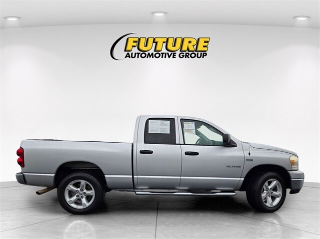 2008 Dodge Ram SLT photo 3