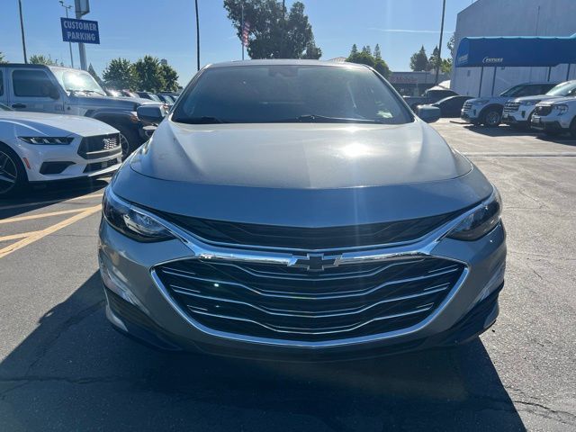 2023 Chevrolet Malibu LT photo 2