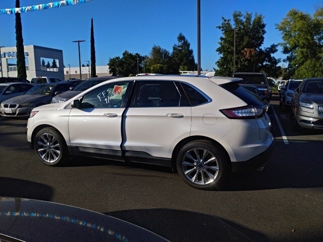 2018 Ford Edge Titanium photo 2