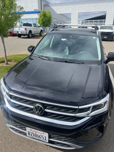 2022 Volkswagen Taos 1.5T SEL photo 3