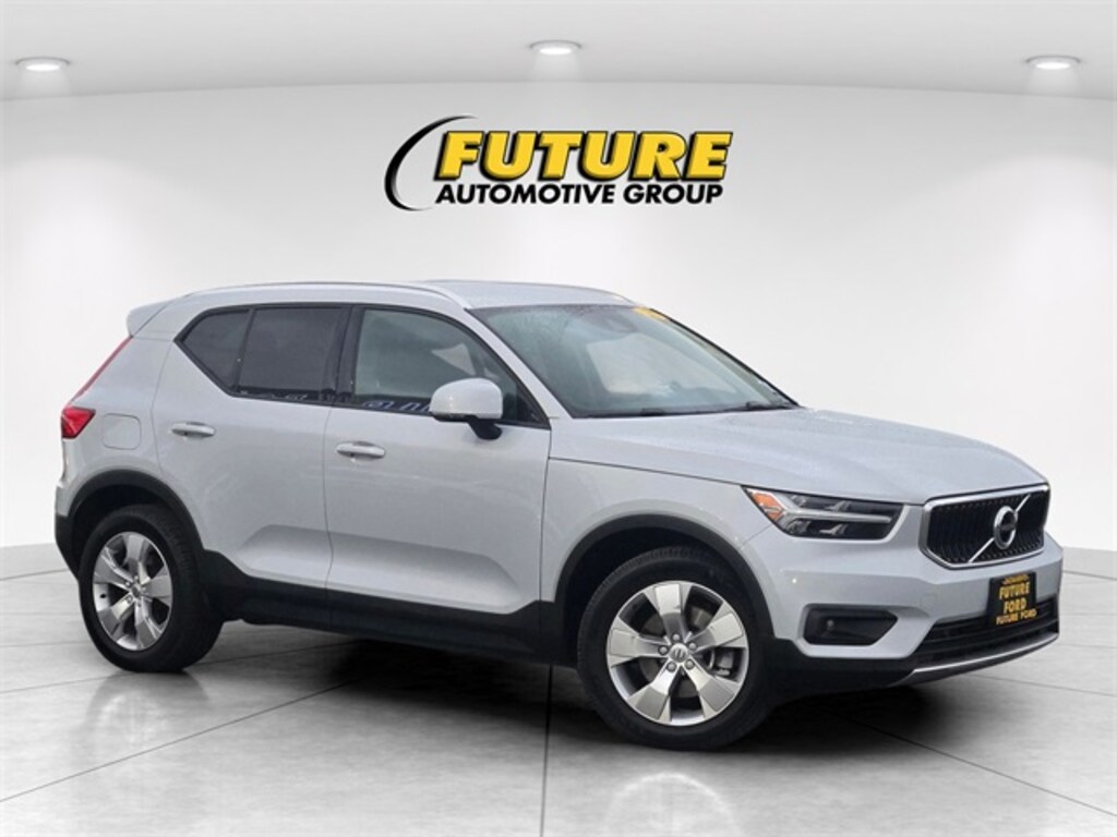 Certified 2021 Volvo XC40 Momentum SUV
