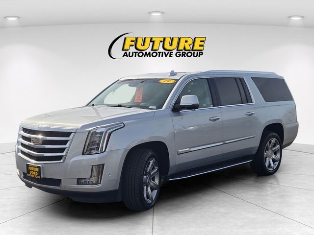 2019 Cadillac Escalade ESV Luxury photo 3