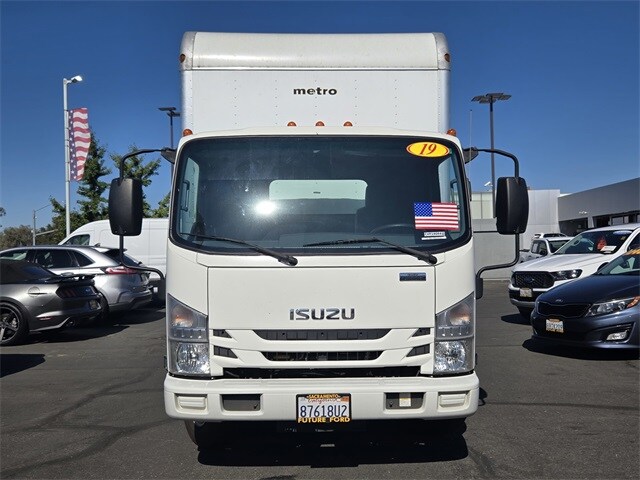 2019 Isuzu NPR photo 2