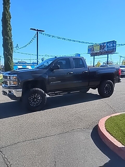 2014 Chevrolet Silverado 1500 LT photo 2