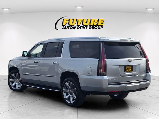 2019 Cadillac Escalade ESV Luxury photo 5