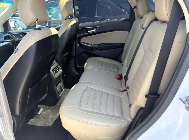 2015 Ford Edge SEL photo 6