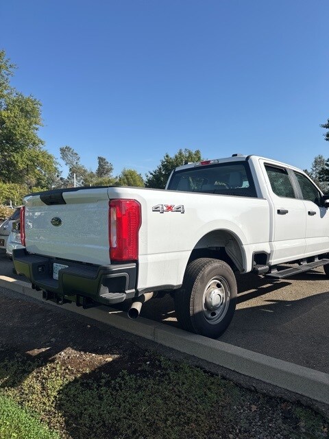 2018 Ford F-350 Platinum photo 2