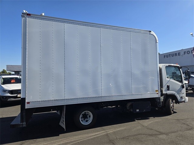 2019 Isuzu NPR photo 3