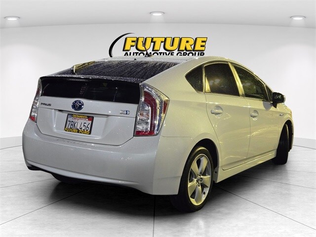 2013 Toyota Prius Five photo 4