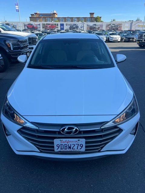 2020 Hyundai Elantra SEL photo 3