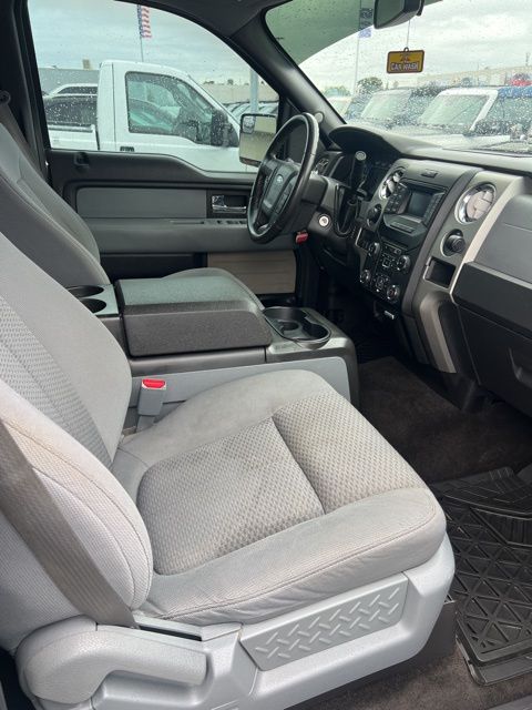 2013 Ford F-150 XLT photo 6