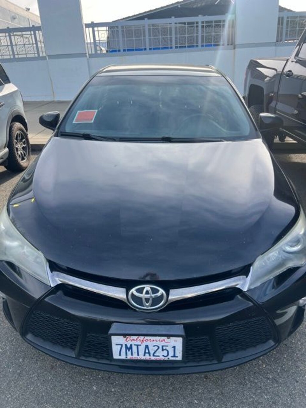 Used 2015 Toyota Camry SE Sedan