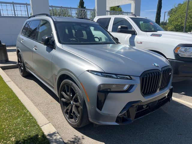 2023 BMW X7 M60i photo 5