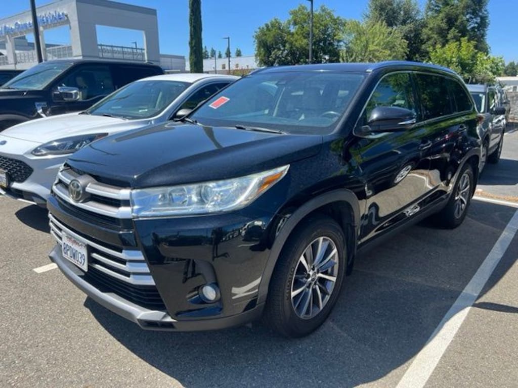 Used 2019 Toyota Highlander XLE SUV