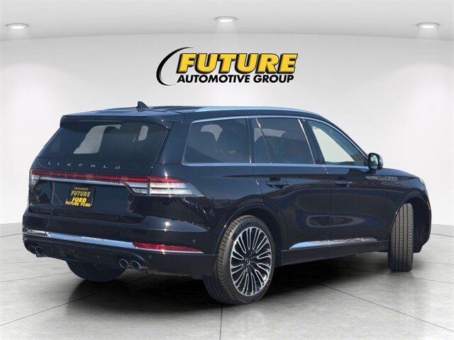2021 Lincoln Aviator Black Label photo 3