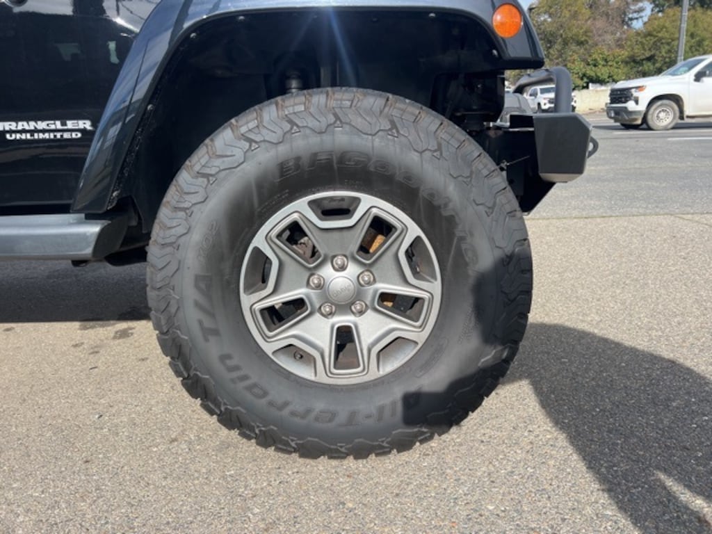 Used 2016 Jeep Wrangler Unlimited Rubicon SUV