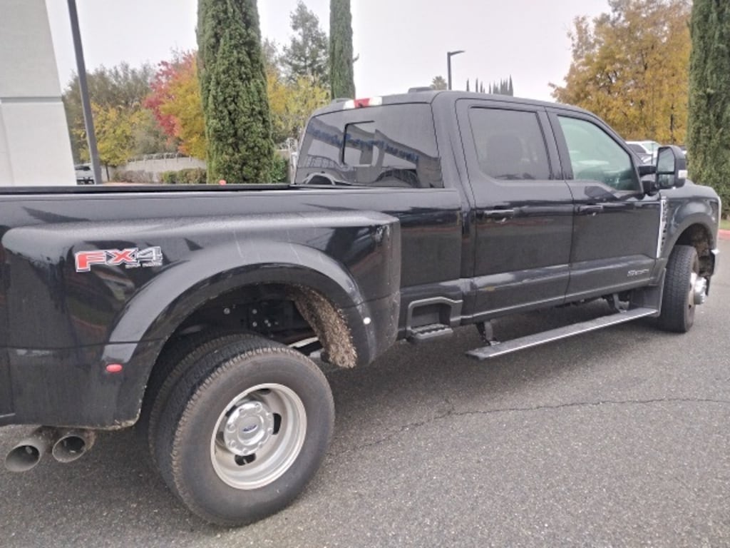 Used 2025 Ford F-350SD Lariat Truck