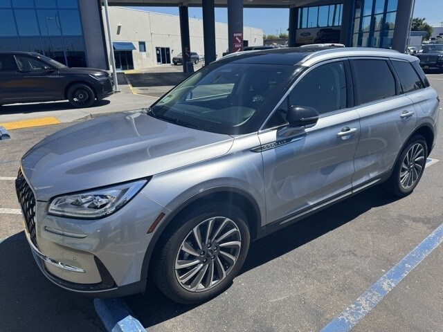 2023 Lincoln Corsair Reserve photo 3