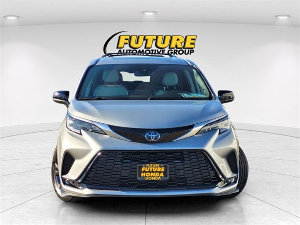 Used 2024 Toyota Sienna XSE Minivan/Van