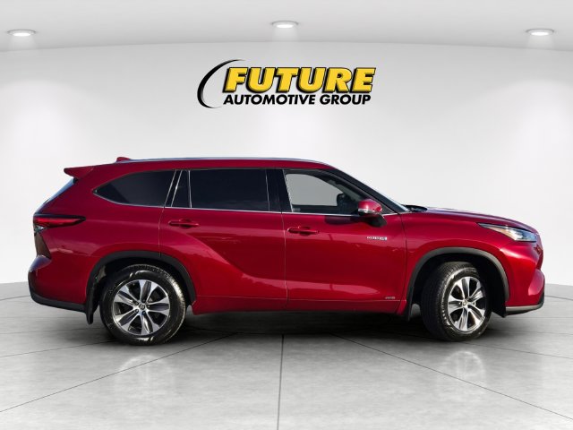 Used 2020 Toyota Highlander Hybrid XLE SUV