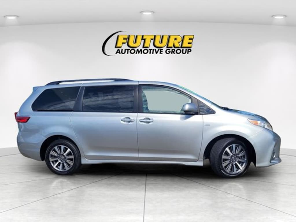 Used 2020 Toyota Sienna XLE Minivan/Van