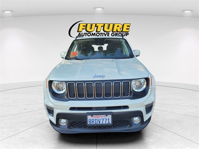 2019 Jeep Renegade Latitude photo 2