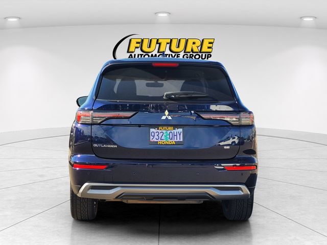 2025 Mitsubishi Outlander SE photo 3
