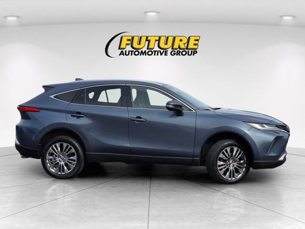 Used 2023 Toyota Venza XLE SUV