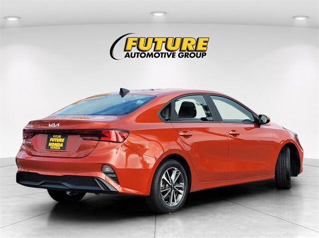 2023 Kia Forte LXS photo 3