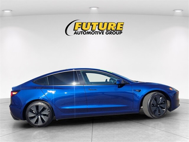 2025 Tesla Model 3 Long Range photo 3