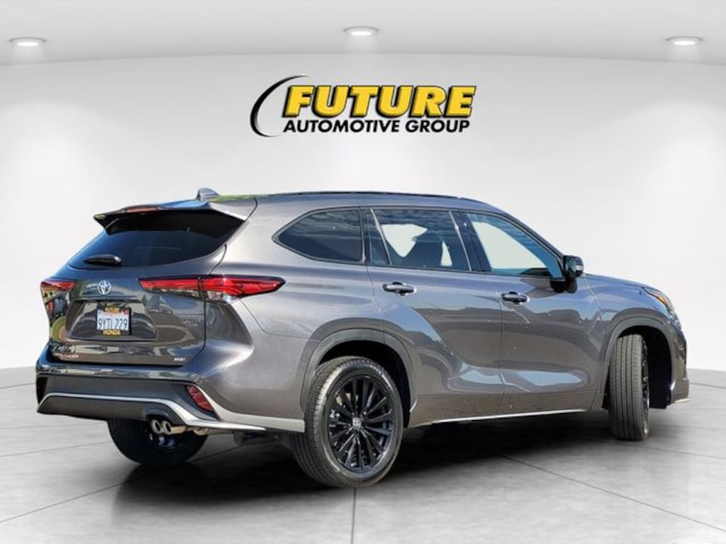 Used 2023 Toyota Highlander XSE SUV