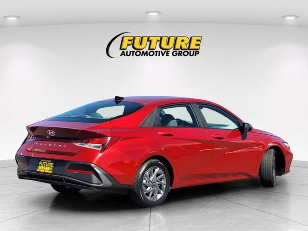 Used 2024 Hyundai Elantra SEL Sedan