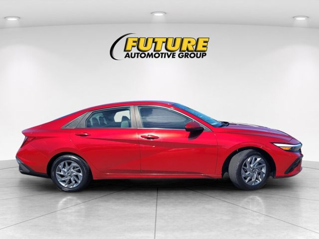 Used 2024 Hyundai Elantra SEL Sedan