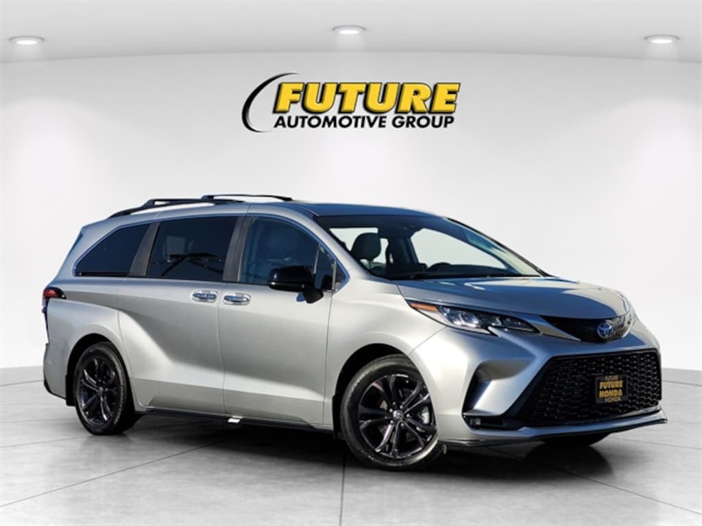 Used 2024 Toyota Sienna XSE Minivan/Van
